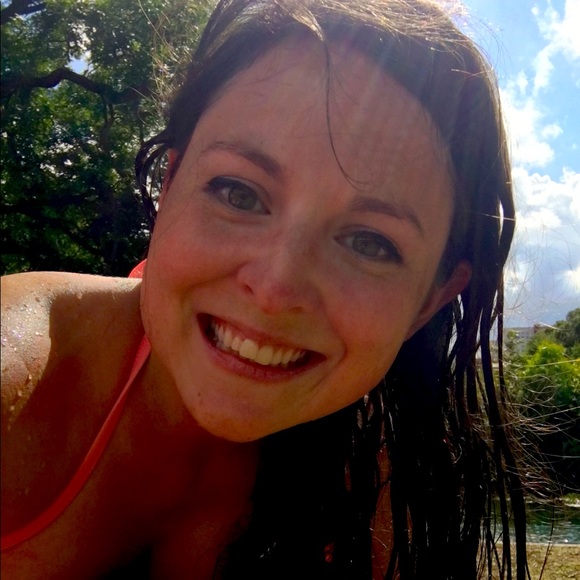 Meet your Posher, Lindsay - Picture 1 of 3